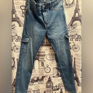 Skinny/stretchy cargo jeans, no rips. Lightly worn, great condition.